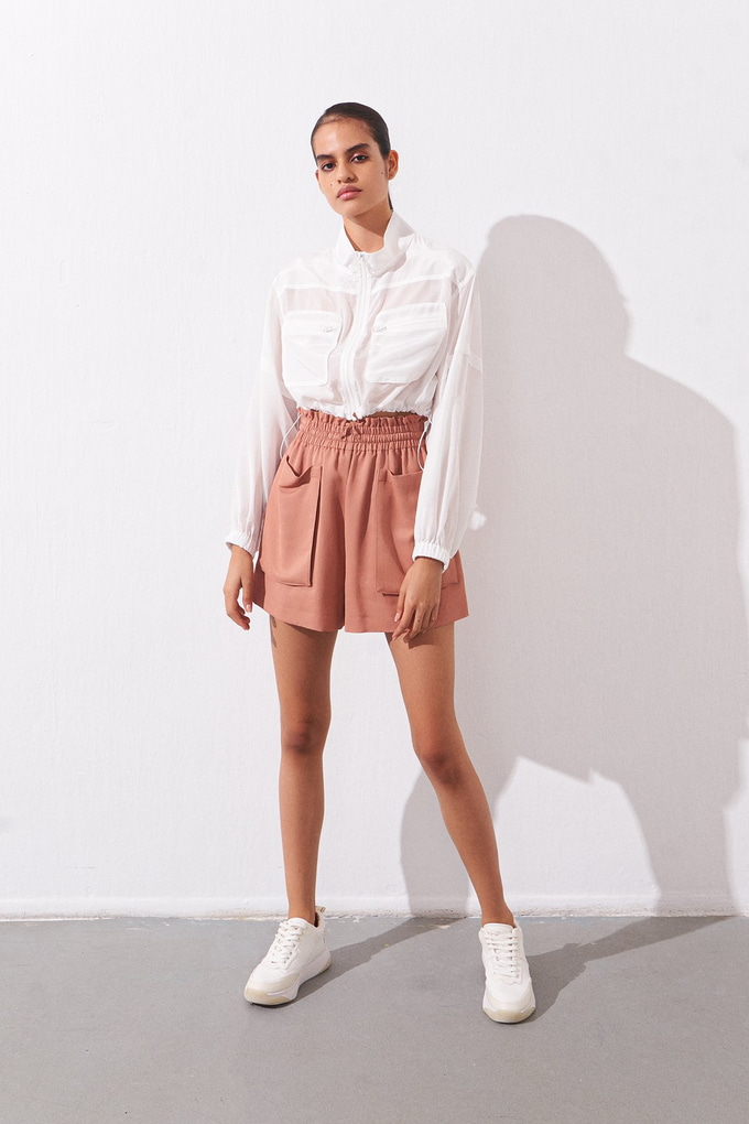 Ekru Fermuarlı Dik Yaka Crop Fit Ceket