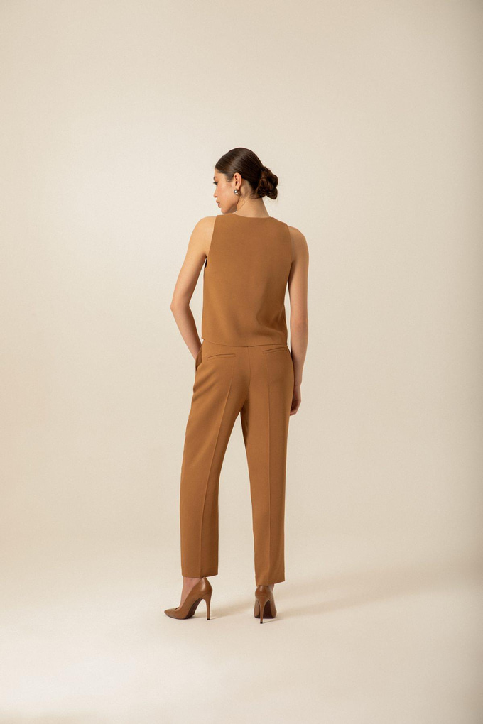 Fermuar Detaylı V Yaka Camel Bluz