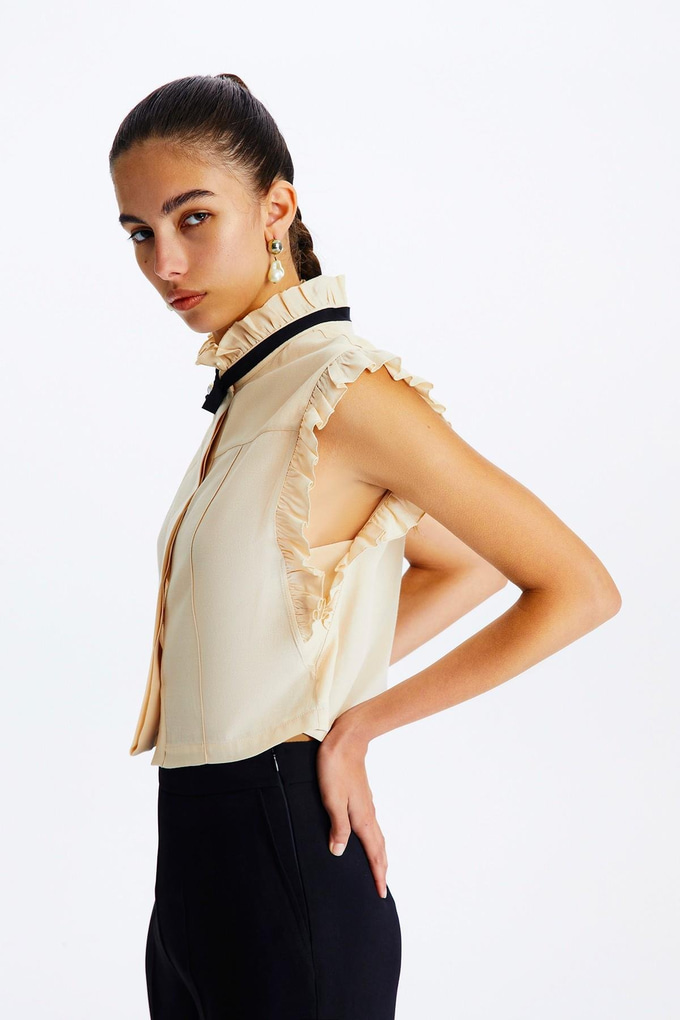 Fırfırlı Bej Crop Gömlek