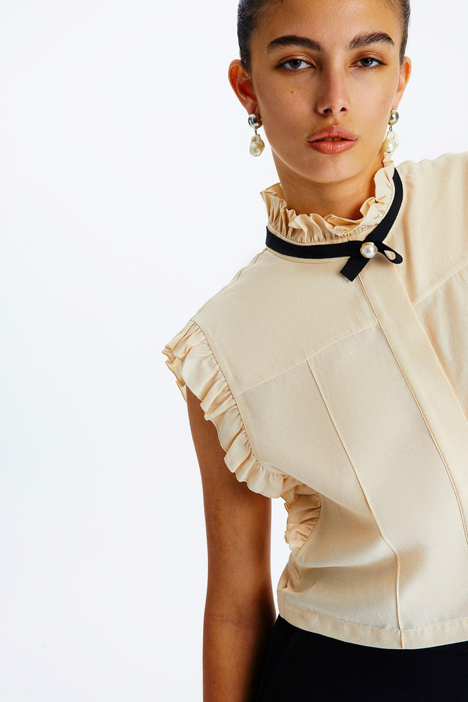 Fırfırlı Bej Crop Gömlek