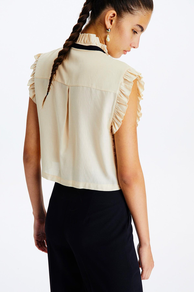 Fırfırlı Bej Crop Gömlek