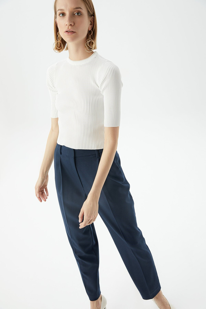 Fitilli Ekru Crop Top