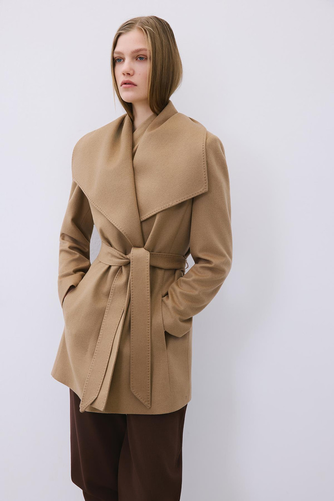 Camel Cashmere Coat with Wide Collar and Belt