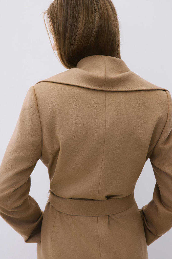 Camel Cashmere Coat with Wide Collar and Belt