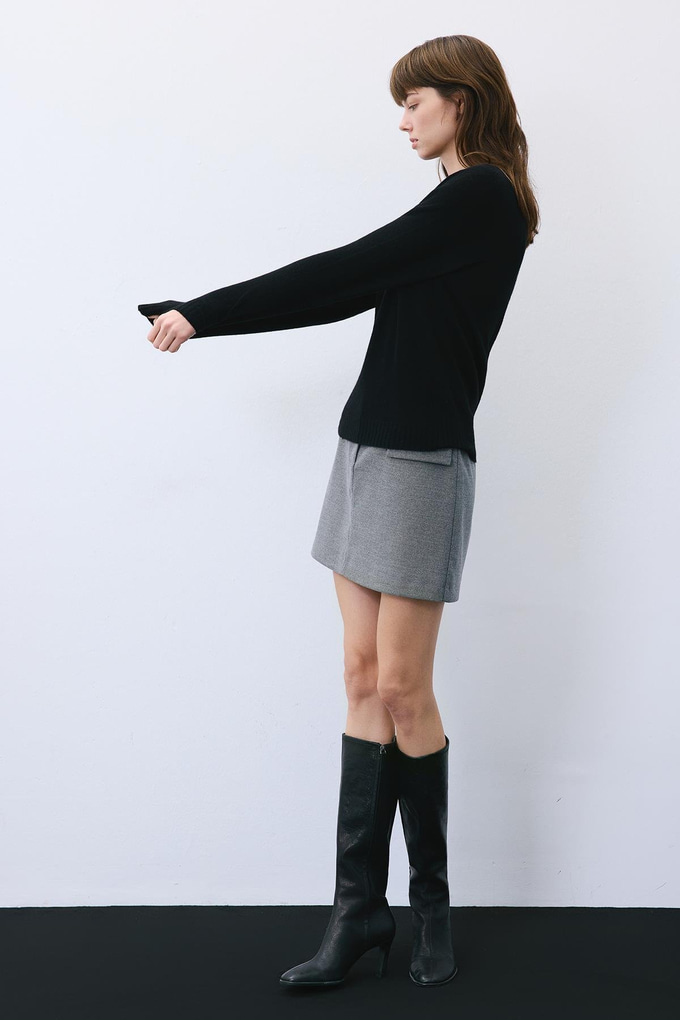 Black Cashmere Basic Knit Blouse