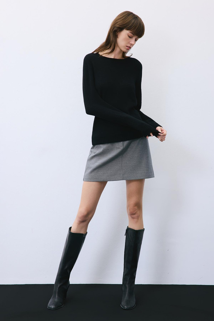 Black Cashmere Basic Knit Blouse