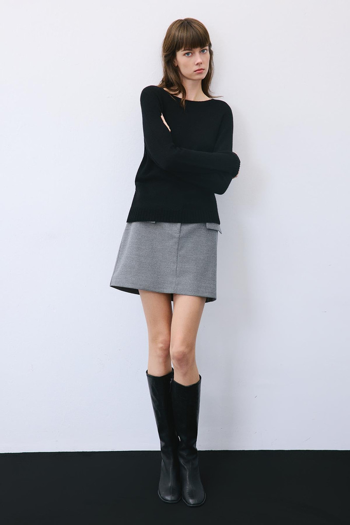 Black Cashmere Basic Knit Blouse
