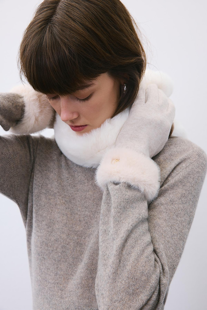 Faux Fur Detailed Beige Touchscreen Gloves