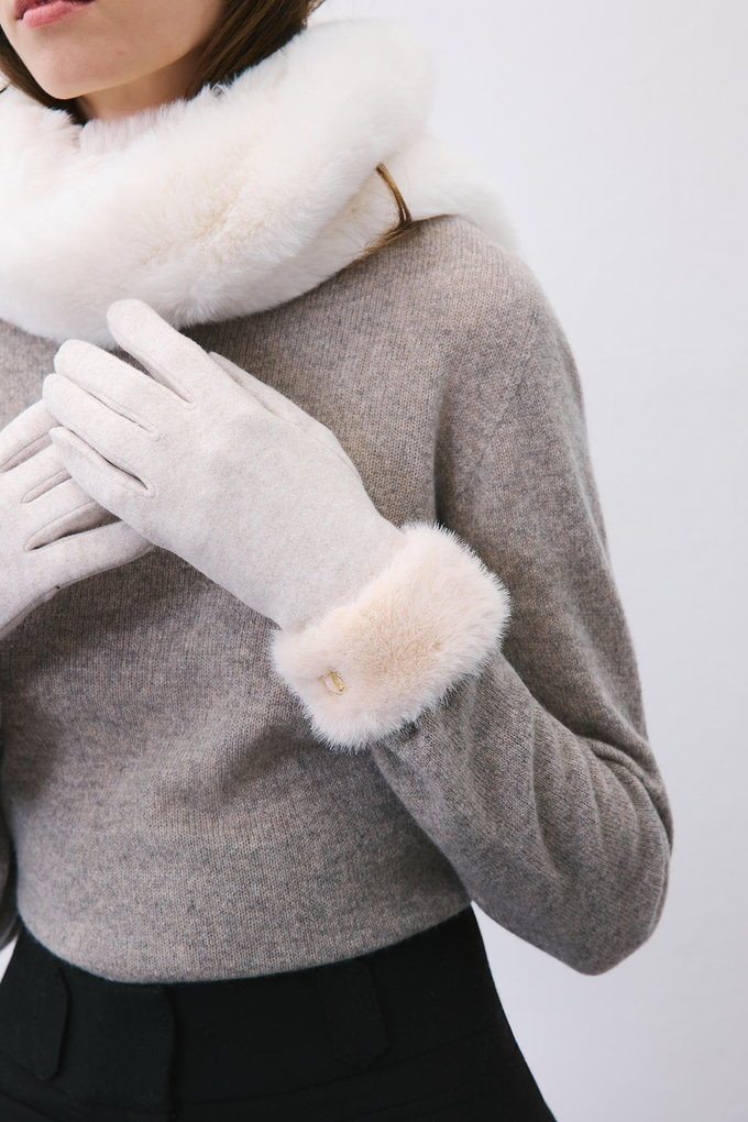 Faux Fur Detailed Beige Touchscreen Gloves
