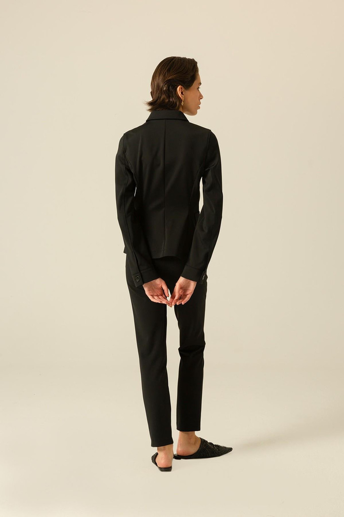 Likralı Düğme Detaylı Siyah Ceket