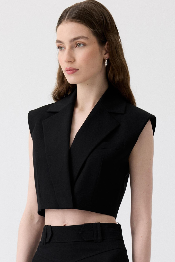 Magnetic Closure Padded Black Vest