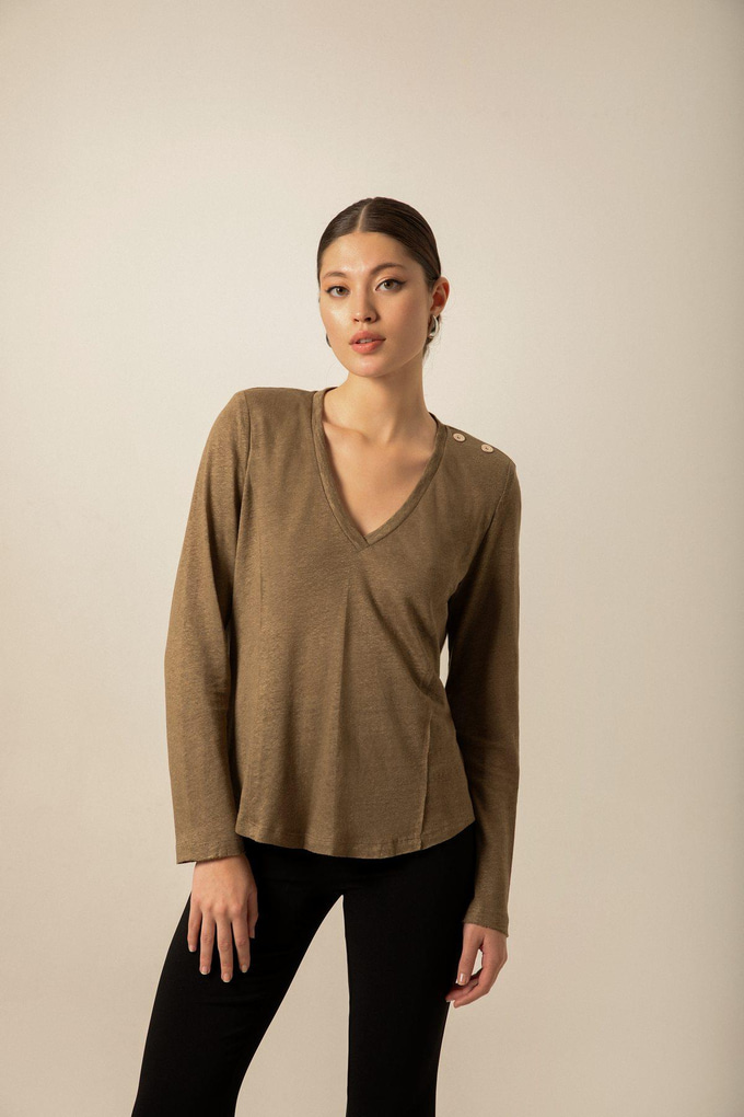 Shoulder Buttoned Knit Ecru Blouse