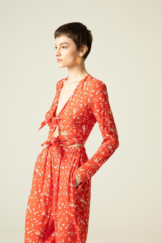 Önden Bağlamalı Desenli Narçiçeği Bluz