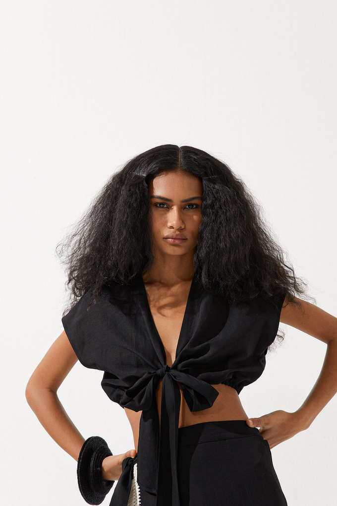 Önü Düğümlü Crop Bluz