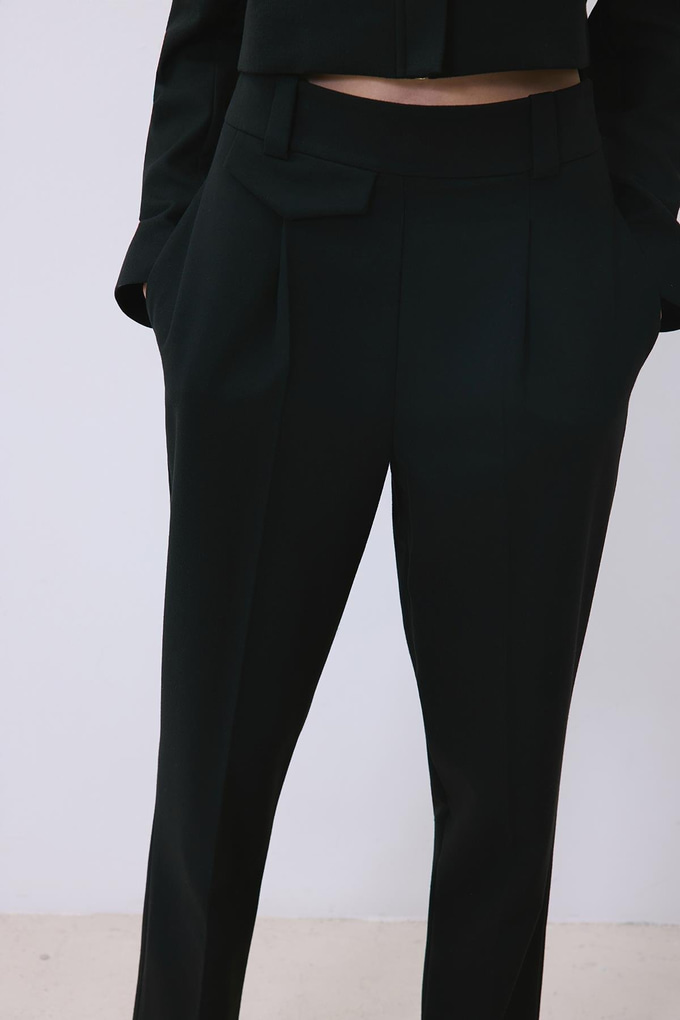 Black Wool-Blend Pleated High Waist Pants