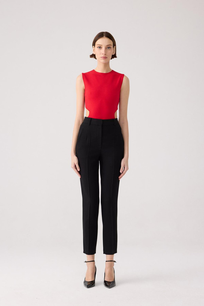 Back-Deep Detailed Red Knit Bodysuit