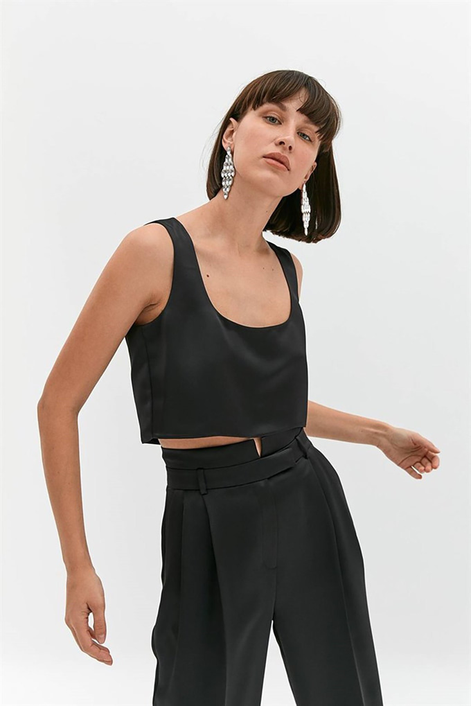 Siyah Saten Crop Bluz