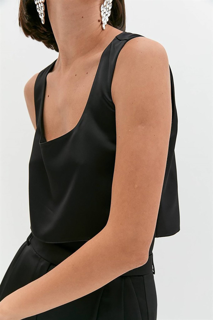Siyah Saten Crop Bluz