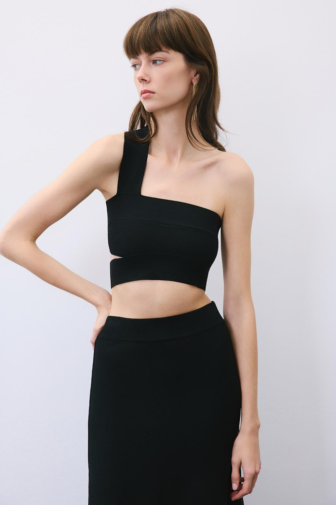 Black Knit One-Shoulder Bandeau Top