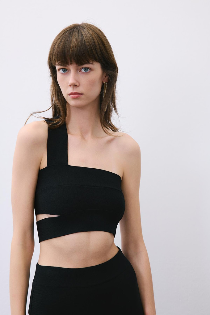 Black Knit One-Shoulder Bandeau Top