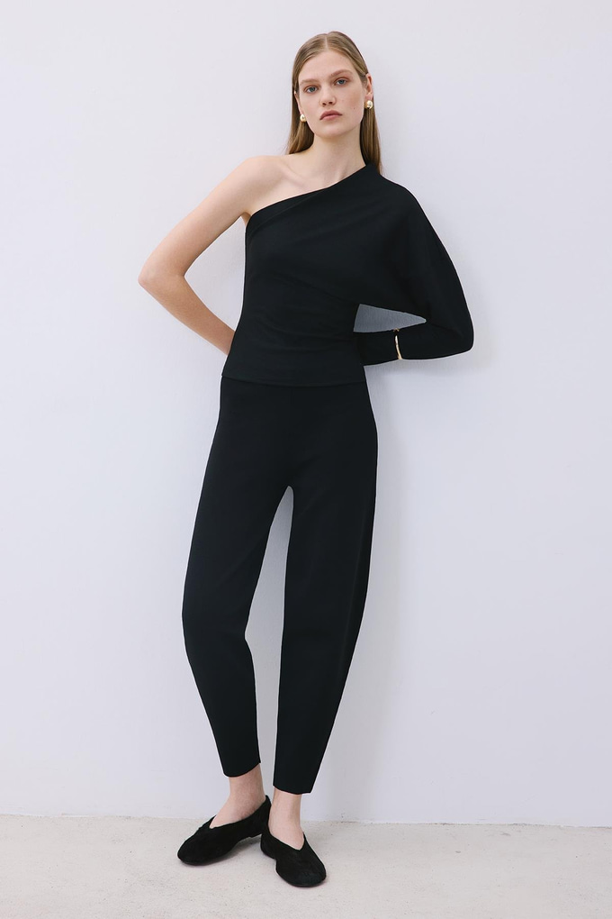 One-Shoulder Wool Black Blouse