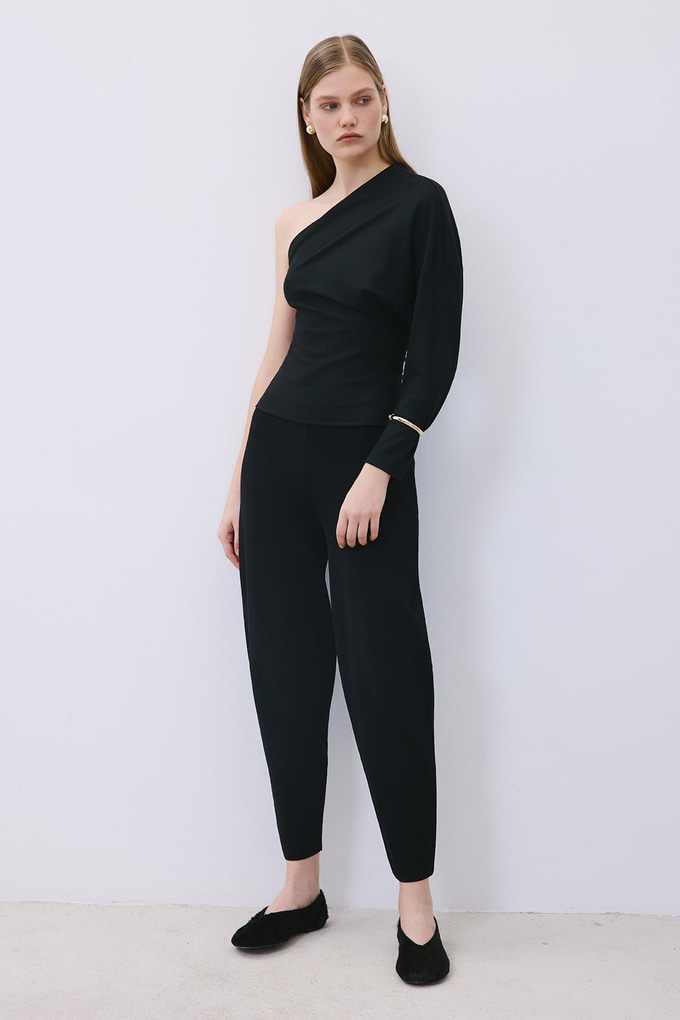 One-Shoulder Wool Black Blouse