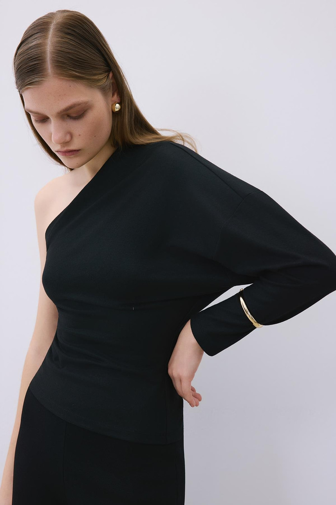 One-Shoulder Wool Black Blouse