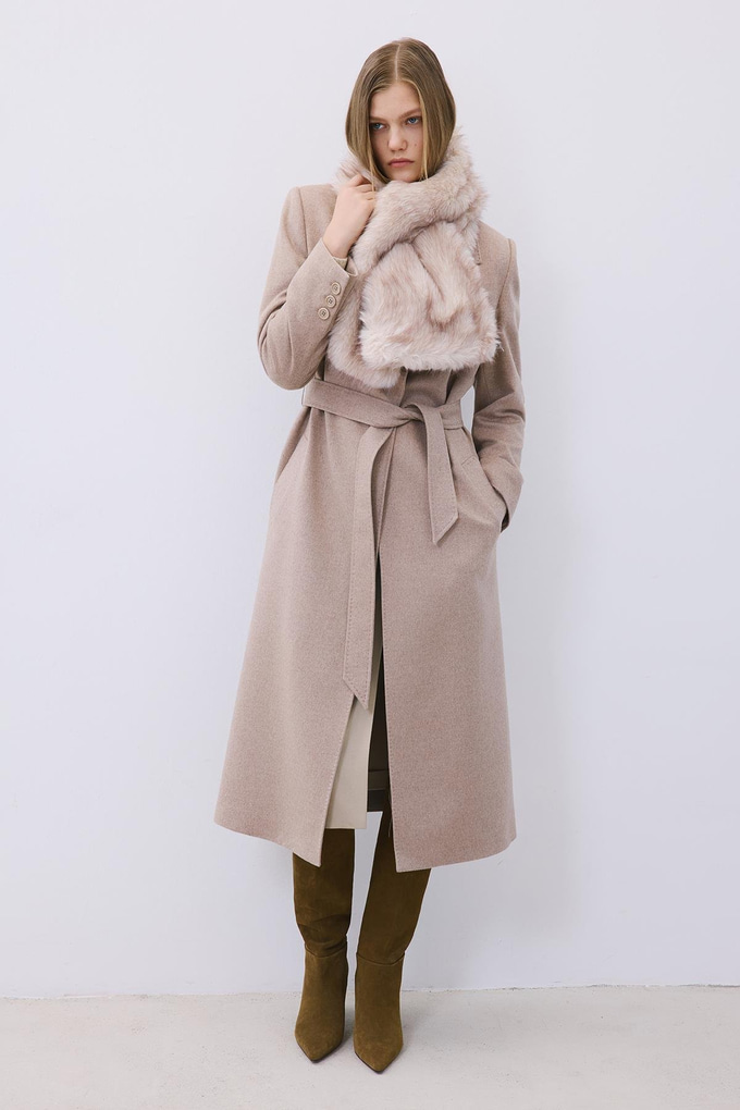 Fluffy Beige Faux Fur Neck Warmer