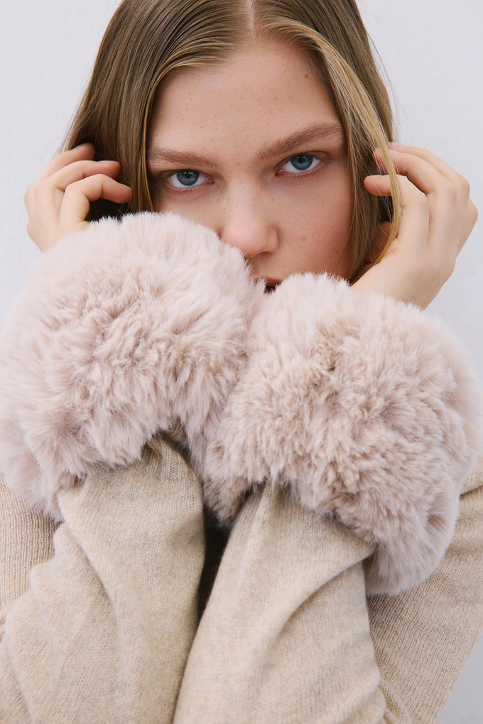 Fluffy Beige Faux Fur Cuffs