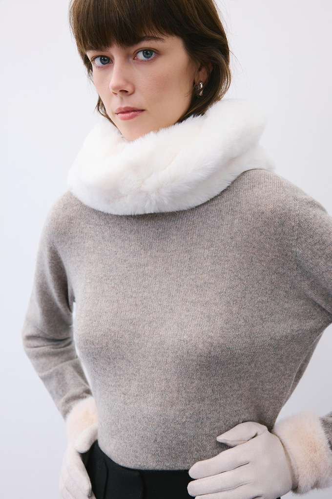 Fluffy Ecru Faux Fur Scarf