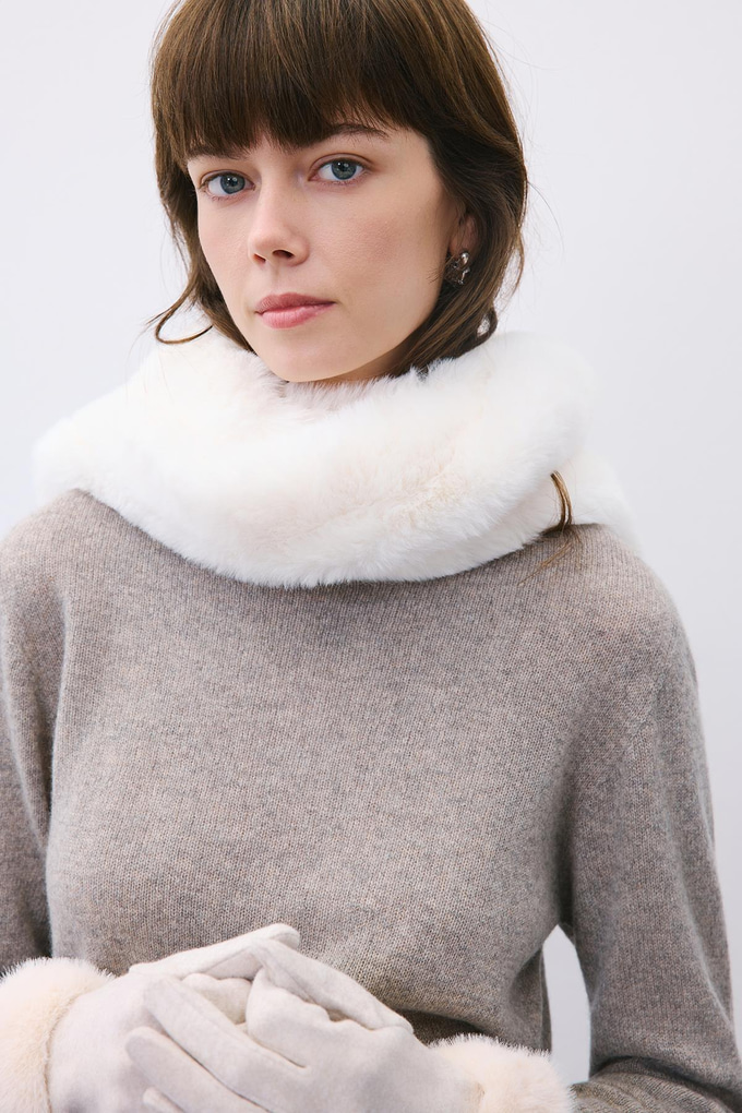 Fluffy Ecru Faux Fur Scarf