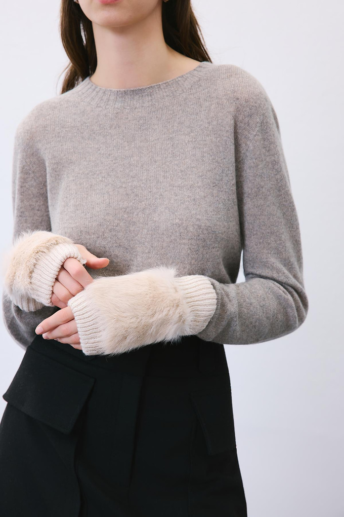 Fluffy Ecru Knit Gloves