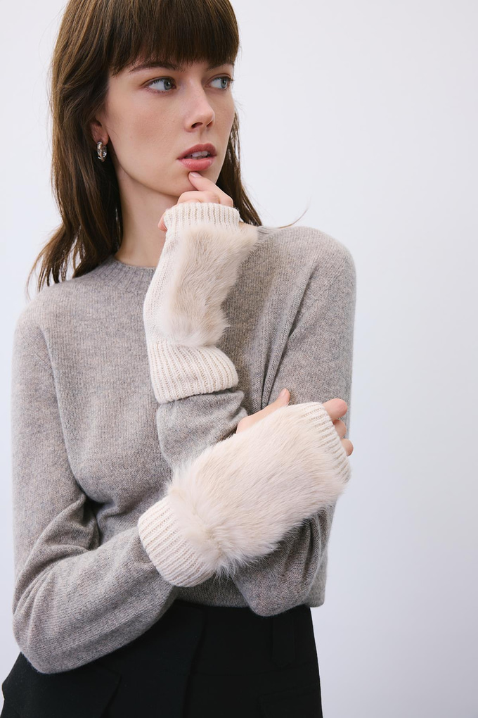 Fluffy Ecru Knit Gloves