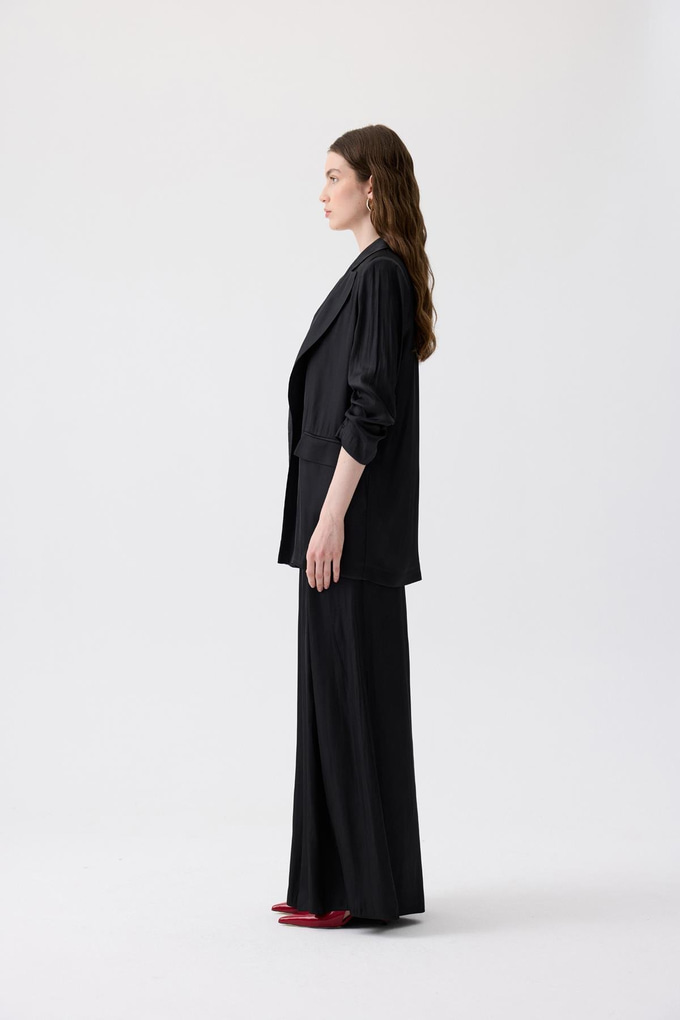 Padded Relaxed Fit Black Blazer
