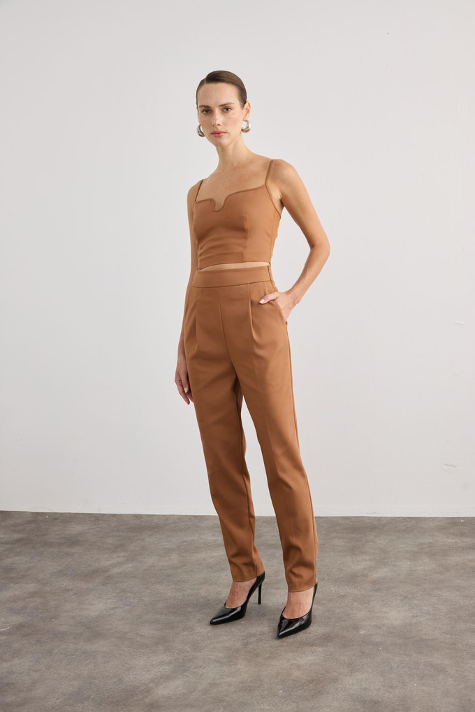 Yüksek Belli Önü Pileli Tütün Pantolon
