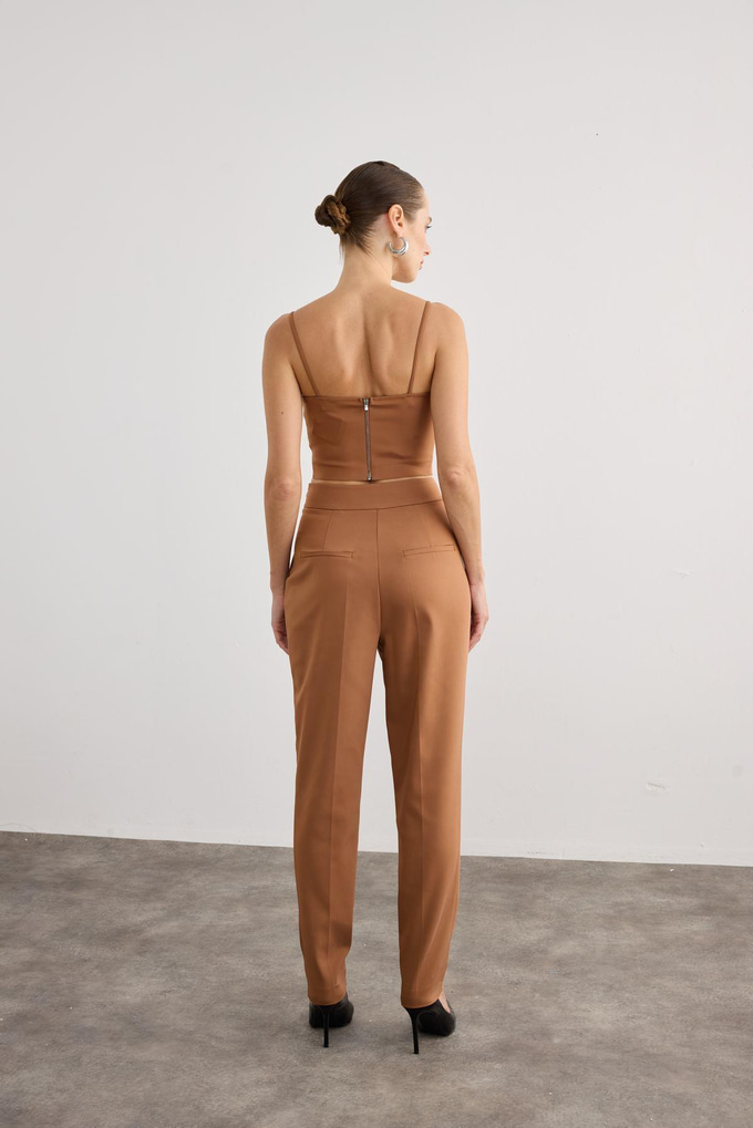 Yüksek Belli Önü Pileli Tütün Pantolon