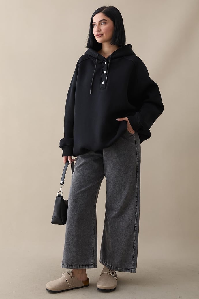 Çıtçıt Yaka Kapüşonlu Siyah Sweat