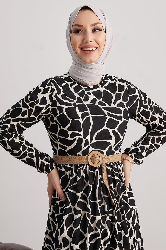 Else Taş Desenli Hasır Kemerli Siyah Elbise