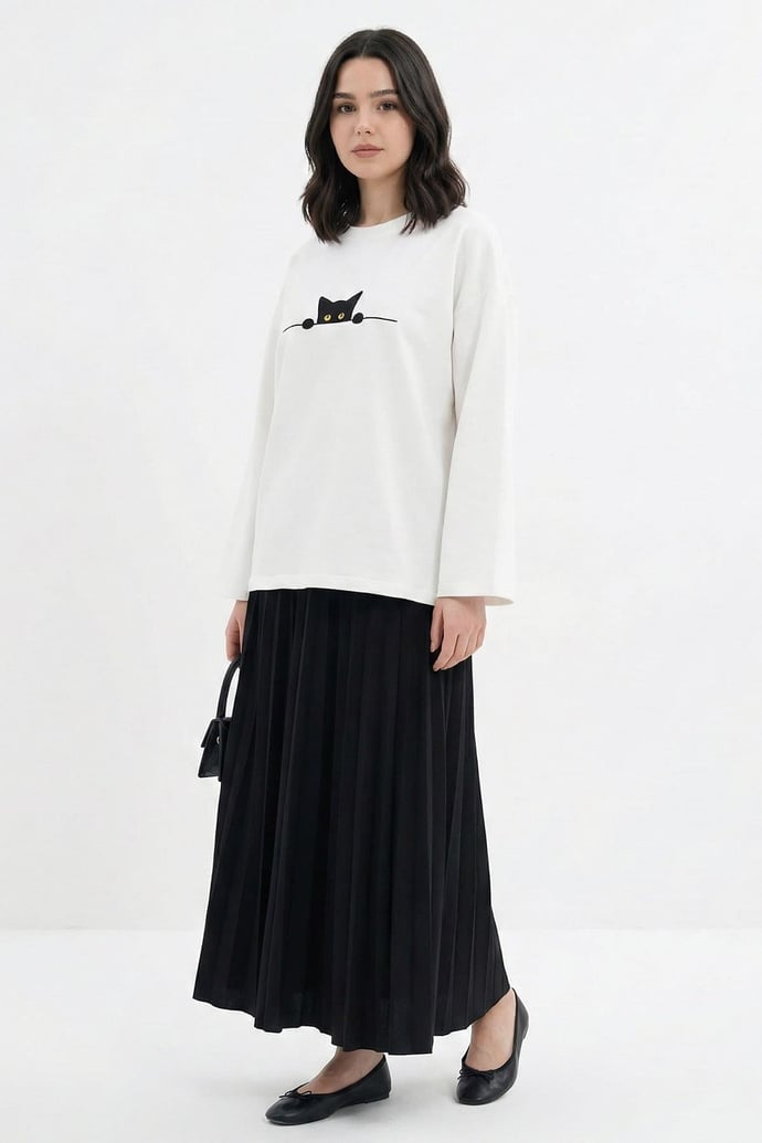 Kedi Desen Nakışlı Oversize Beyaz Sweat