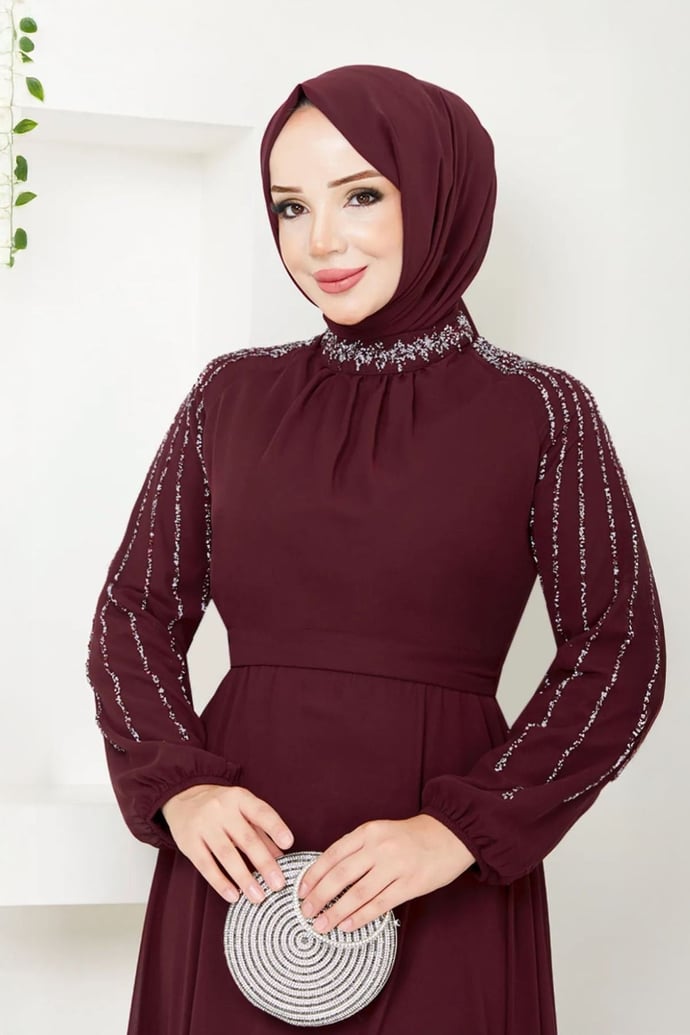 Kolları Taşlı Pullu Koyu Kırmızı Şifon Abiye