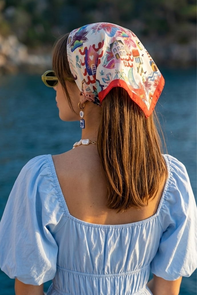 Soyut Çiçeksi Desenli Nar Çiçeği Bandana Fular 50x50