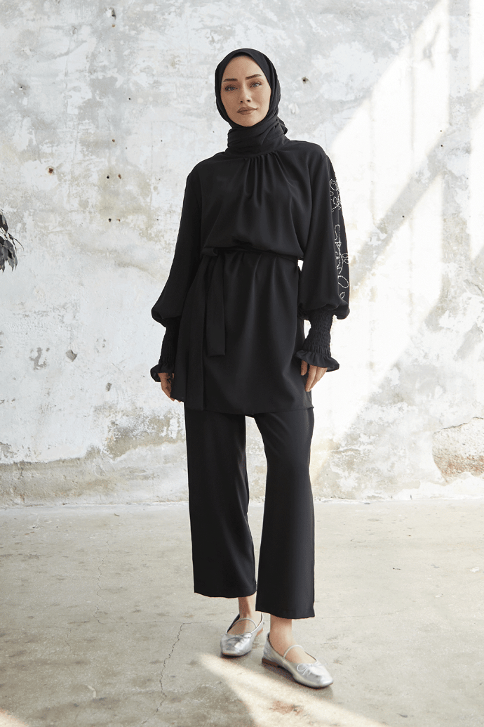 Stone-Detail Balloon Sleeve Satin Suit - Black
