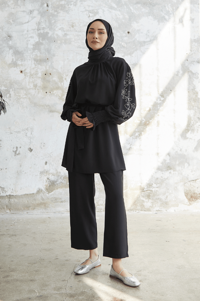 Stone-Detail Balloon Sleeve Satin Suit - Black