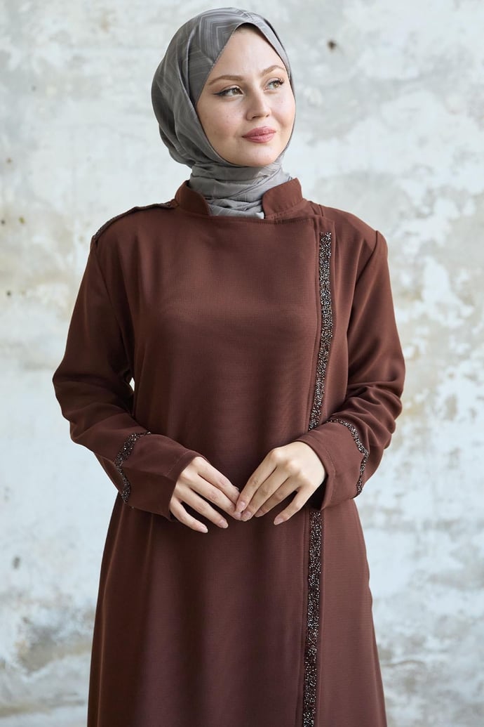 Yaka ve Ön Robası Taşlı Taba Ferace