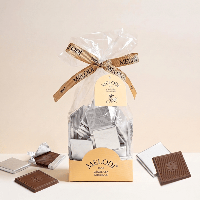 Gümüş Yaldızlı Sütlü Madlen 500g