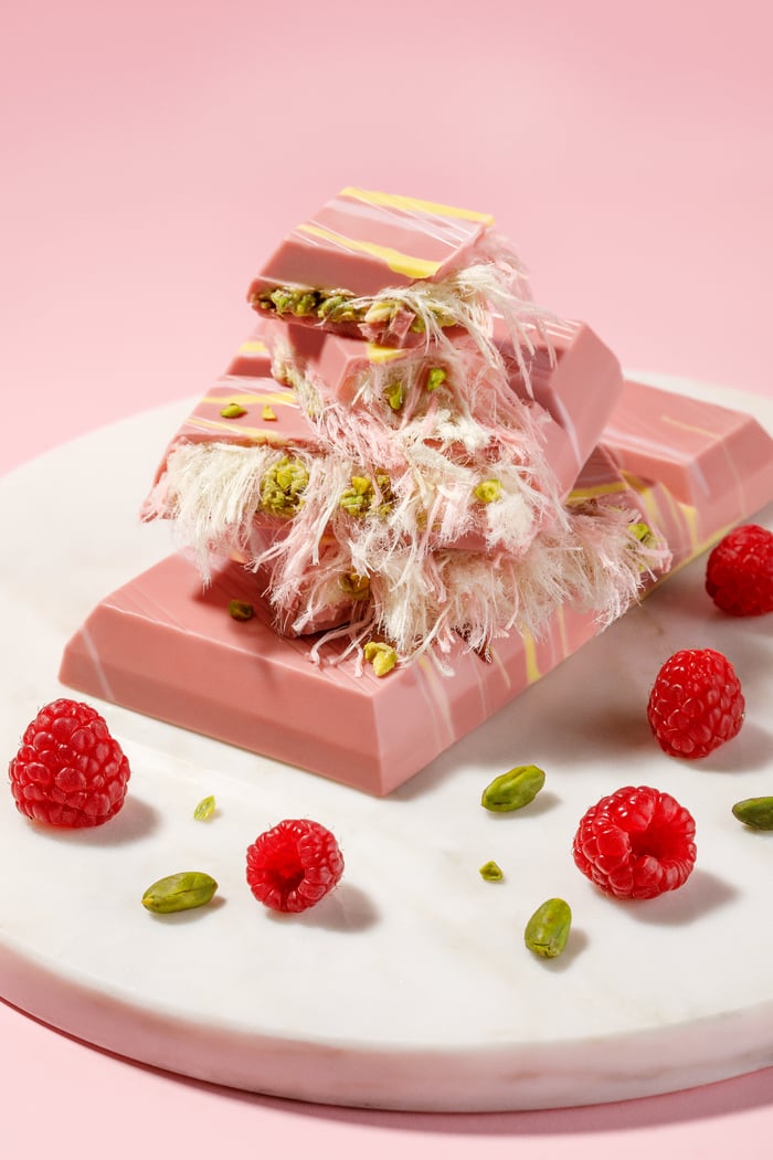 Angel Hair Raspberry Chocolate Filled with Pistachio and Cotton Candy 170 Gr.
