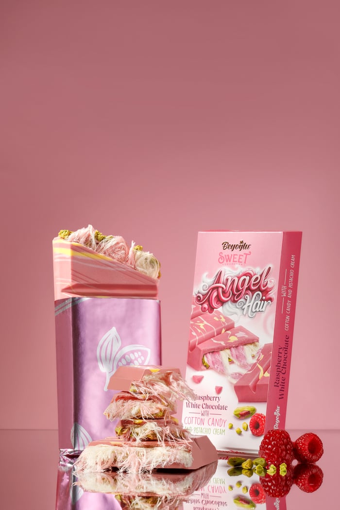Angel Hair Raspberry Chocolate Filled with Pistachio and Cotton Candy 170 Gr.