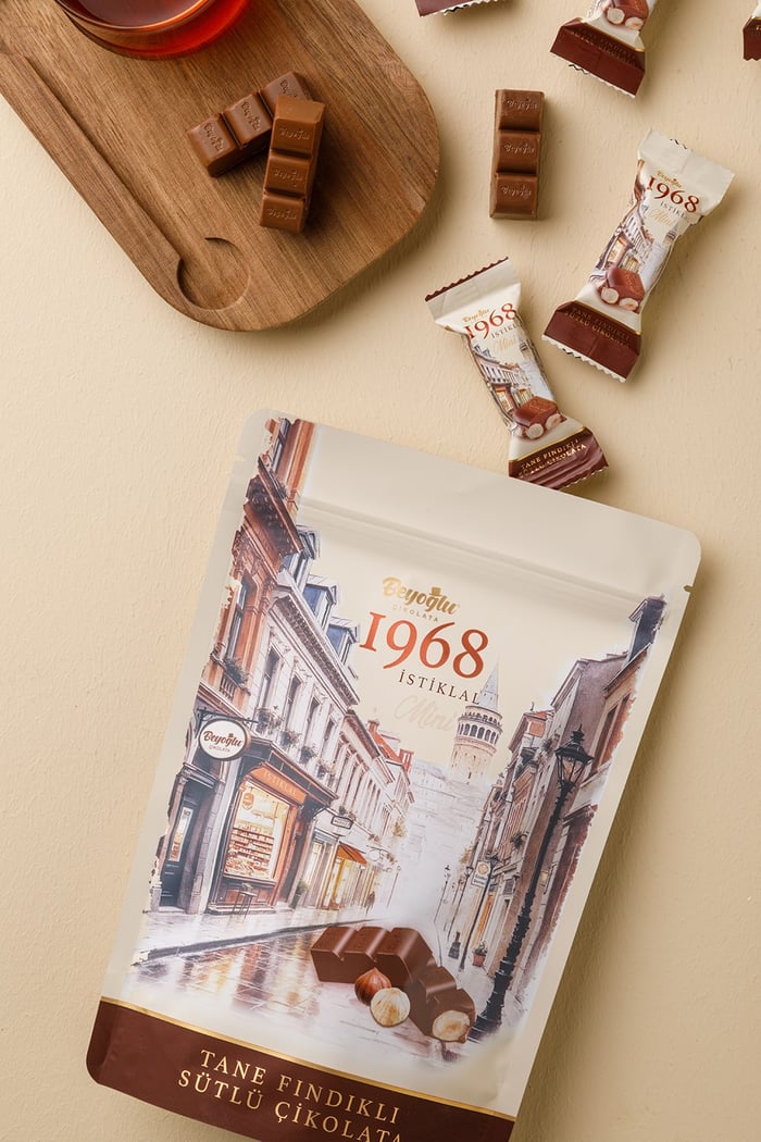 En Lezzetli Bütün Fındıklı Beyoğlu Çikolatası - Mini Paketler Beyoğlu 1968 İstiklal Mini Tane Fındıklı Sütlü Çikolata 150 Gr – Yoğun Fındık LezzetiBeyoğlu 1968 İstiklal Mini Tane Fındıklı Sütlü Çikolata 150 Gr 