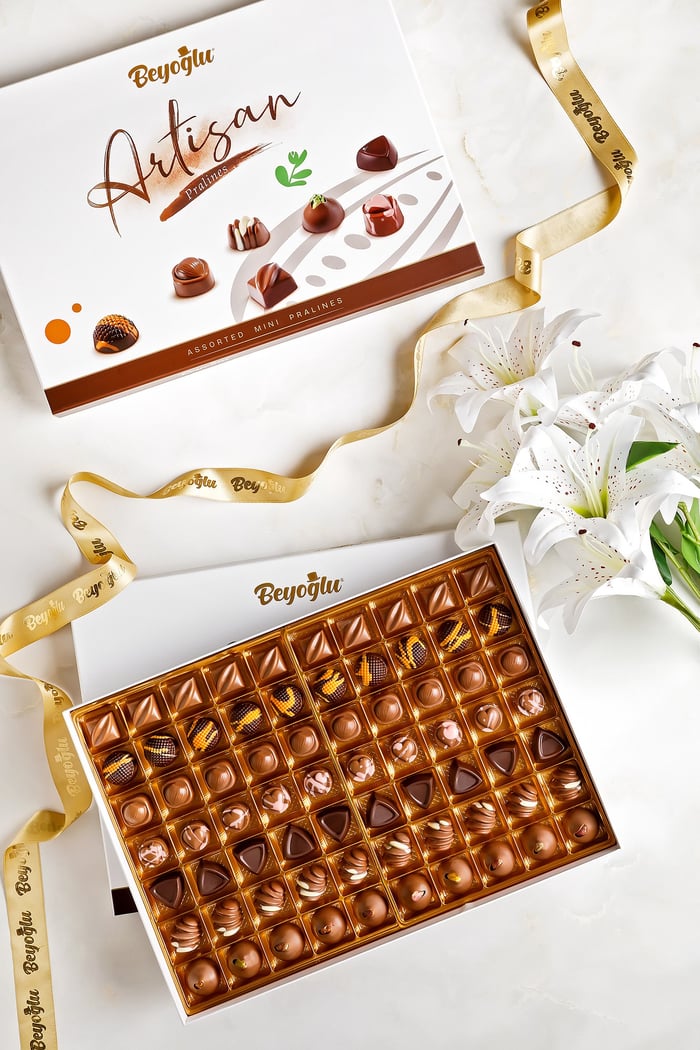 En lezzetli Hediyelik Çikolata ve Dolgulu Belçika Çikolatası | BeyogluCikolata.com.trBeyoğlu Çikolata Artizan Assorted Mini Pralin 700 Gr. Hediyelik Kutu