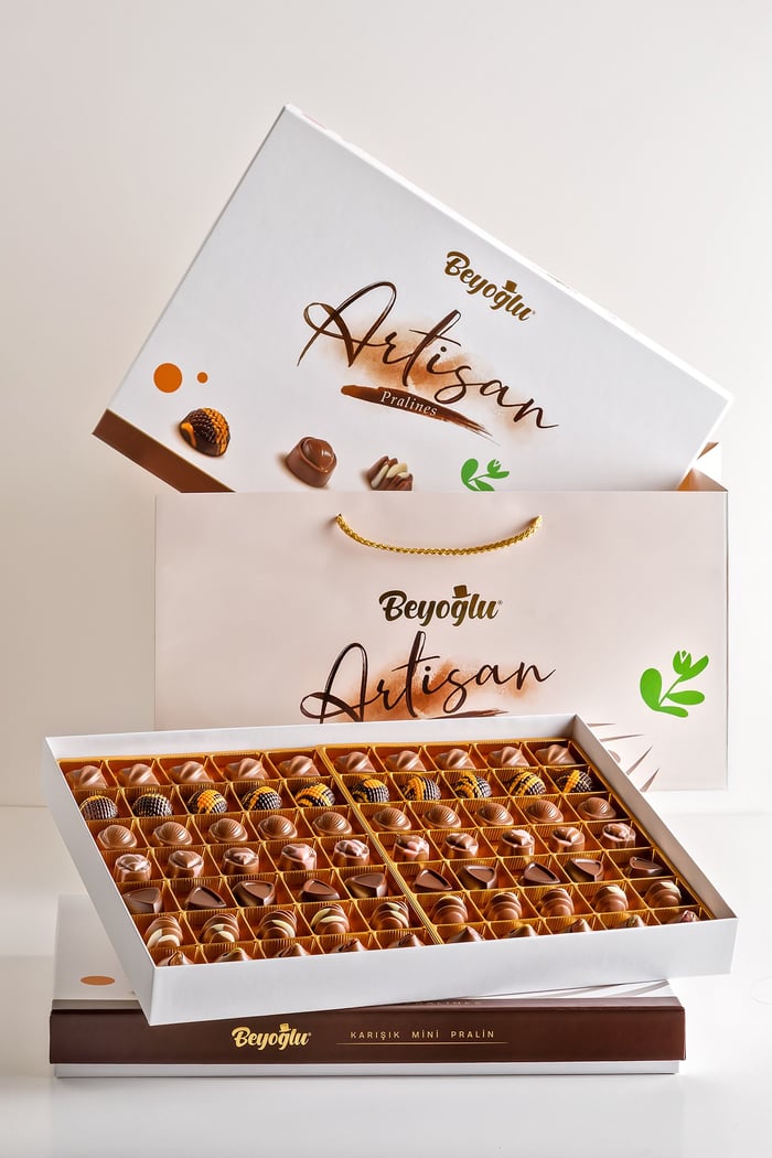 En lezzetli Hediyelik Çikolata ve Dolgulu Belçika Çikolatası | BeyogluCikolata.com.trBeyoğlu Çikolata Artizan Assorted Mini Pralin 700 Gr. Hediyelik Kutu